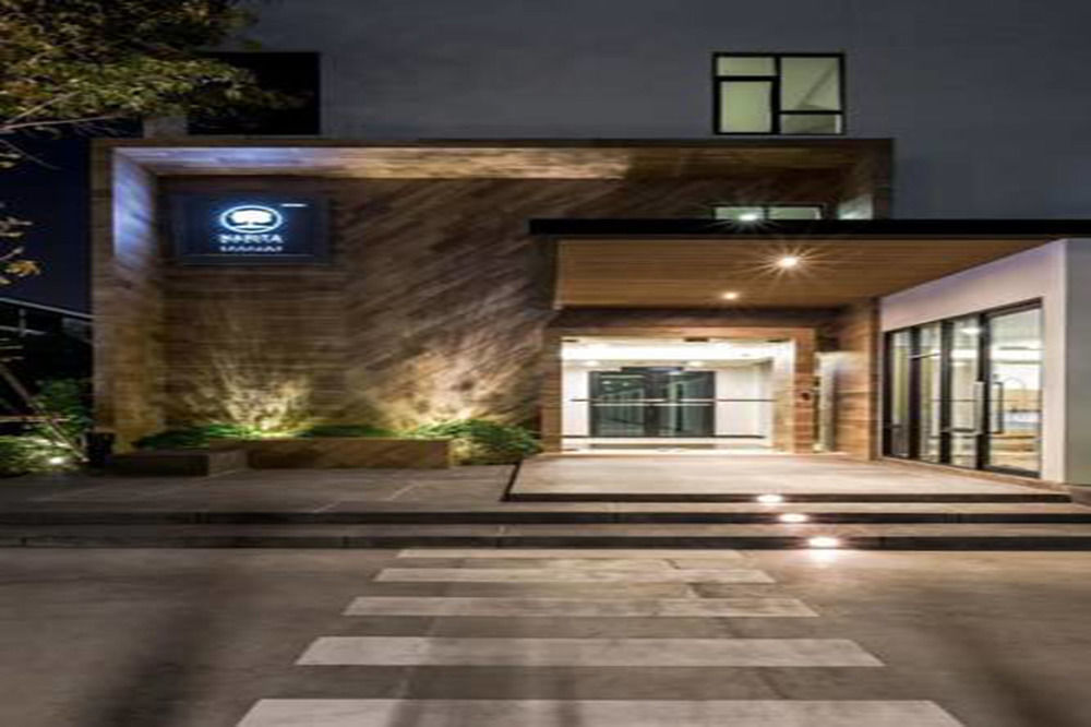 Narita Amata Hotel Chonburi Ngoại thất bức ảnh